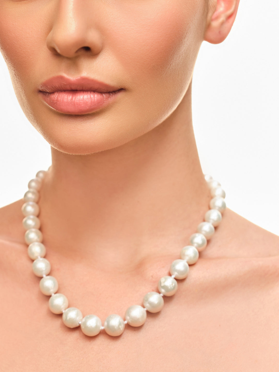 Elysian Pearl Line Necklace