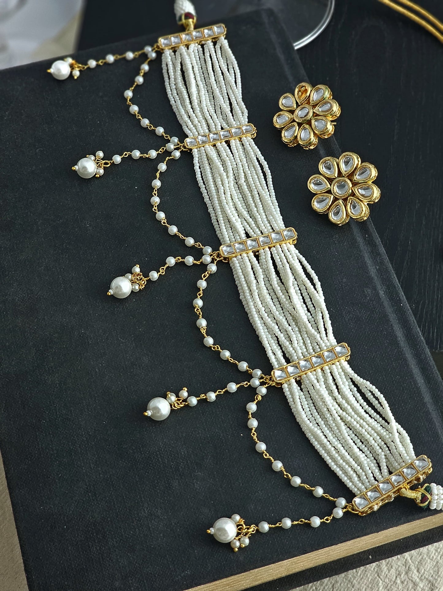 Regal Pearl Kundan Choker