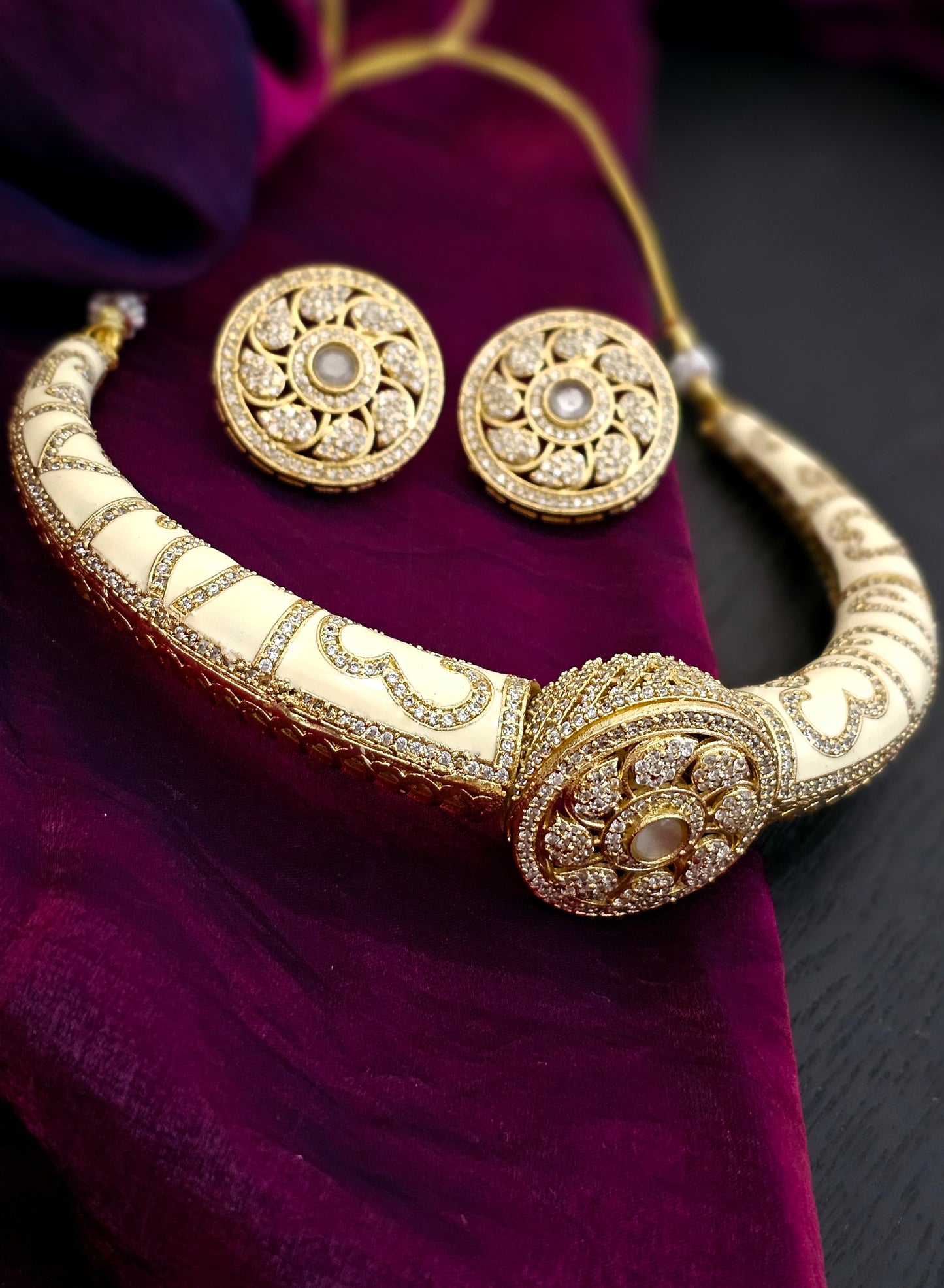 Anvika Serene Cream Blossom Elegance Necklace Set