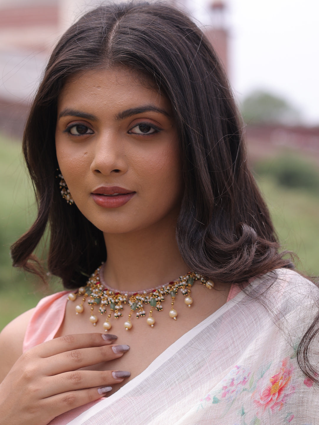 Tiyara Regal Aura Necklace Set