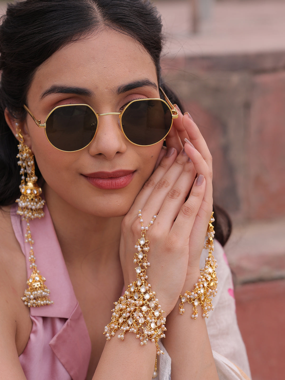 Inakshi Pachi Kundan Hathphool Bracelet
