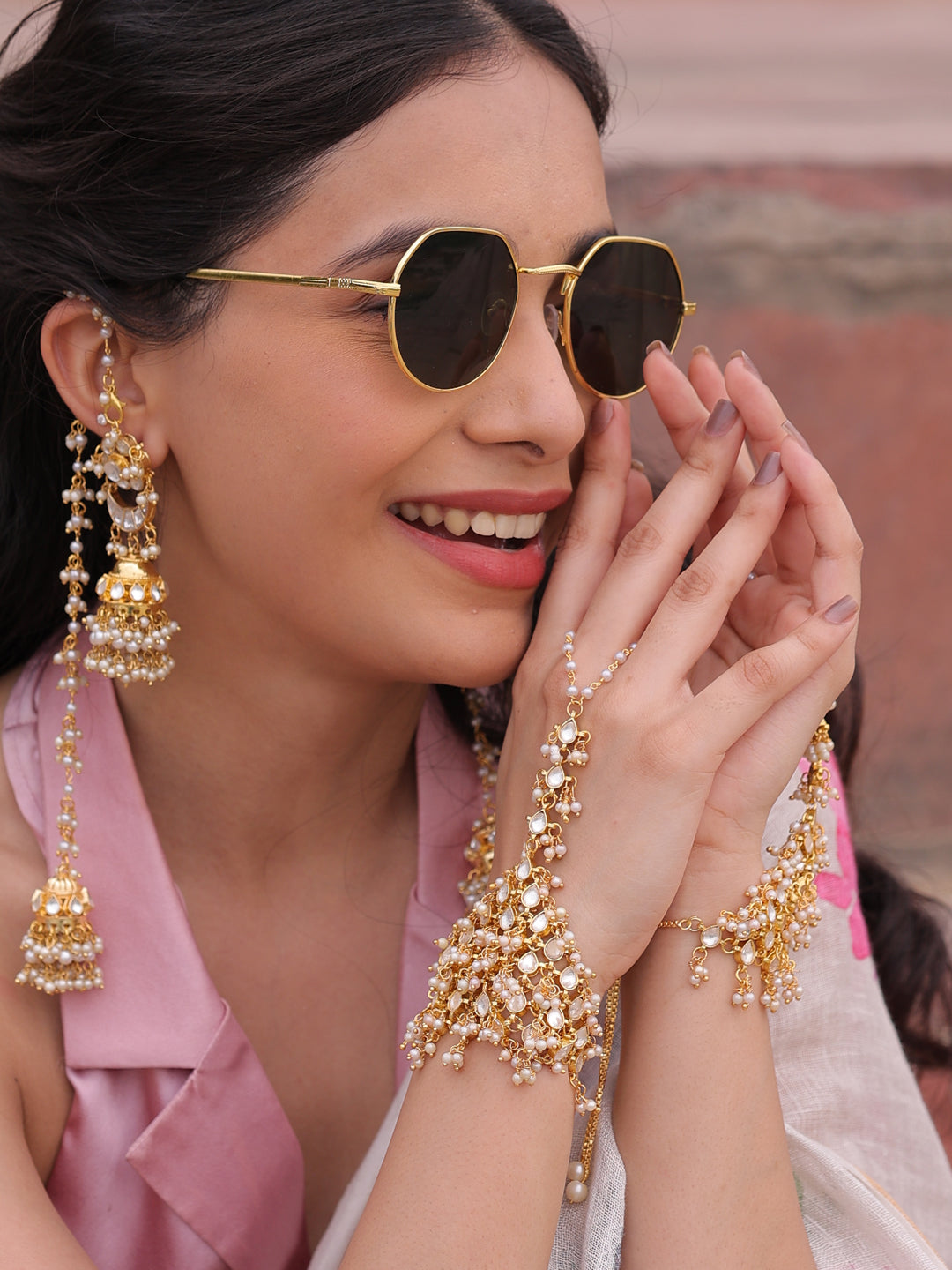 Inakshi Pachi Kundan Hathphool Bracelet