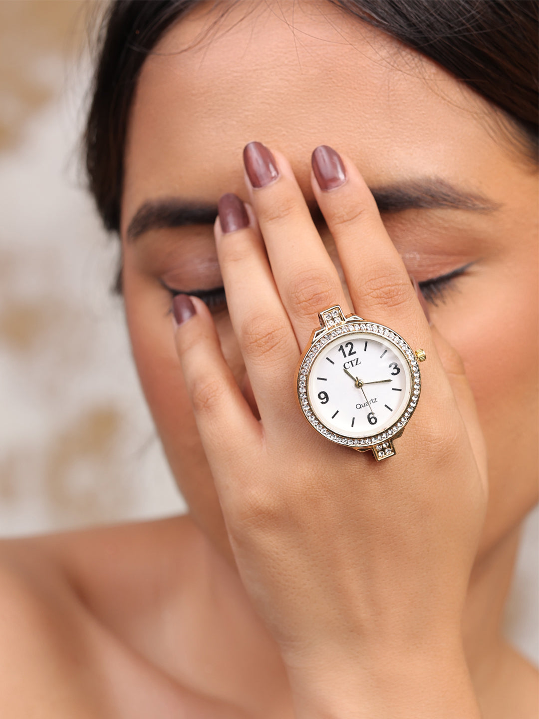 Classic Circle Brass Finger Ring Watch