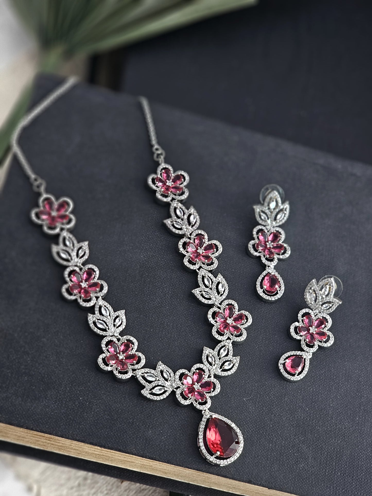 Rosabelle Bloom Necklace Set