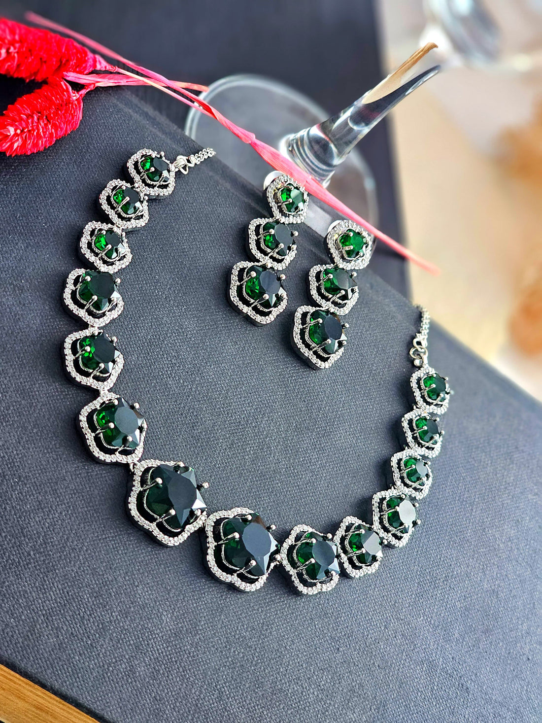 Emerald Dusk Necklace Set