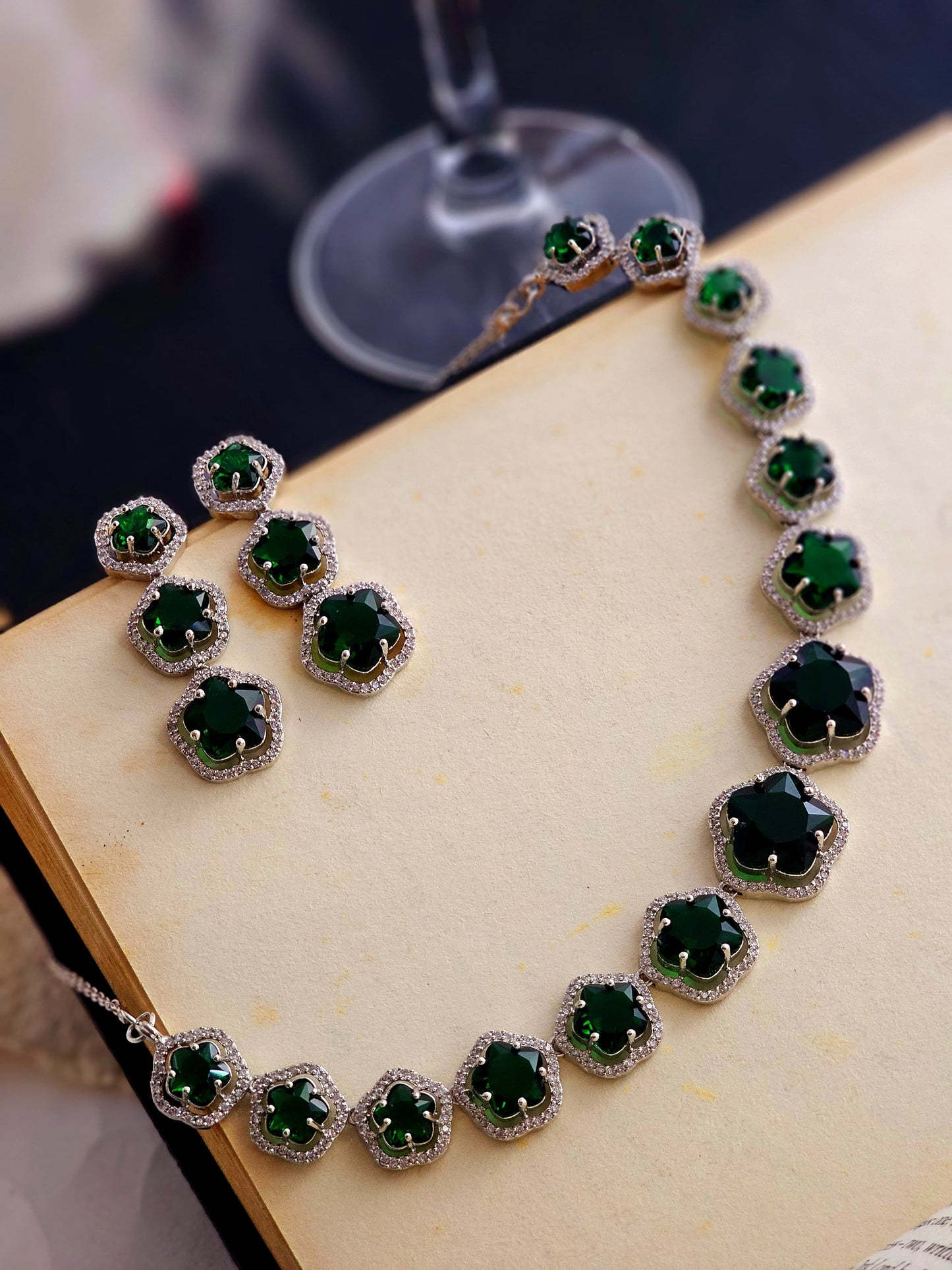 Emerald Dusk Necklace Set