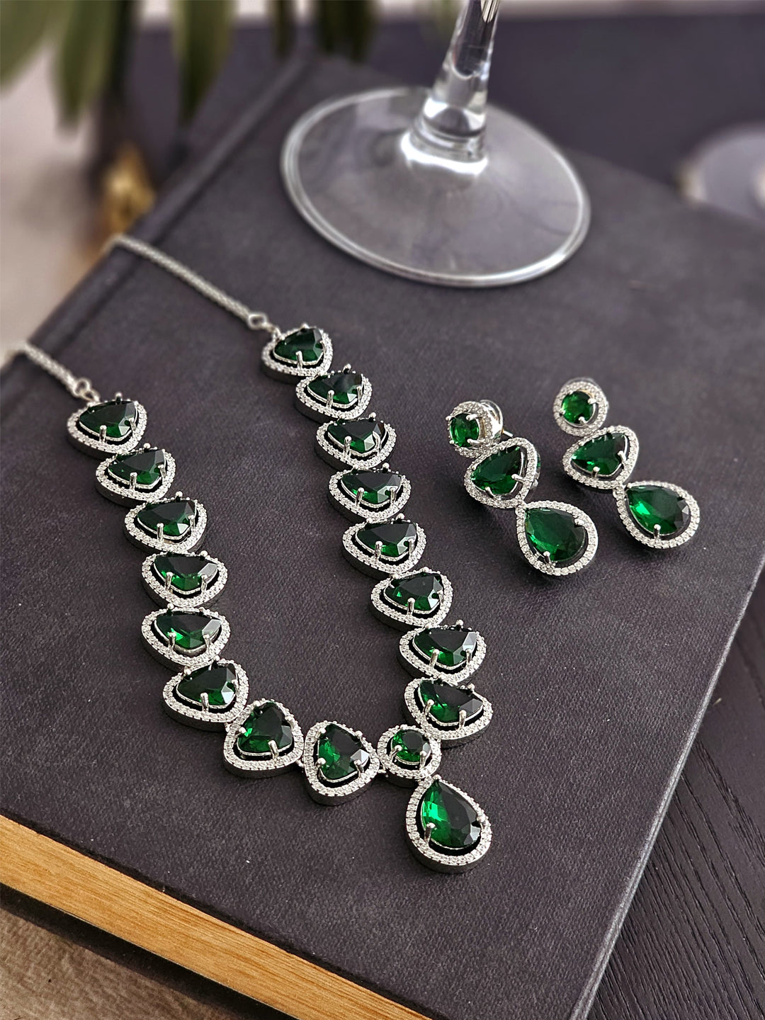 Forest Glimmer Necklace Set