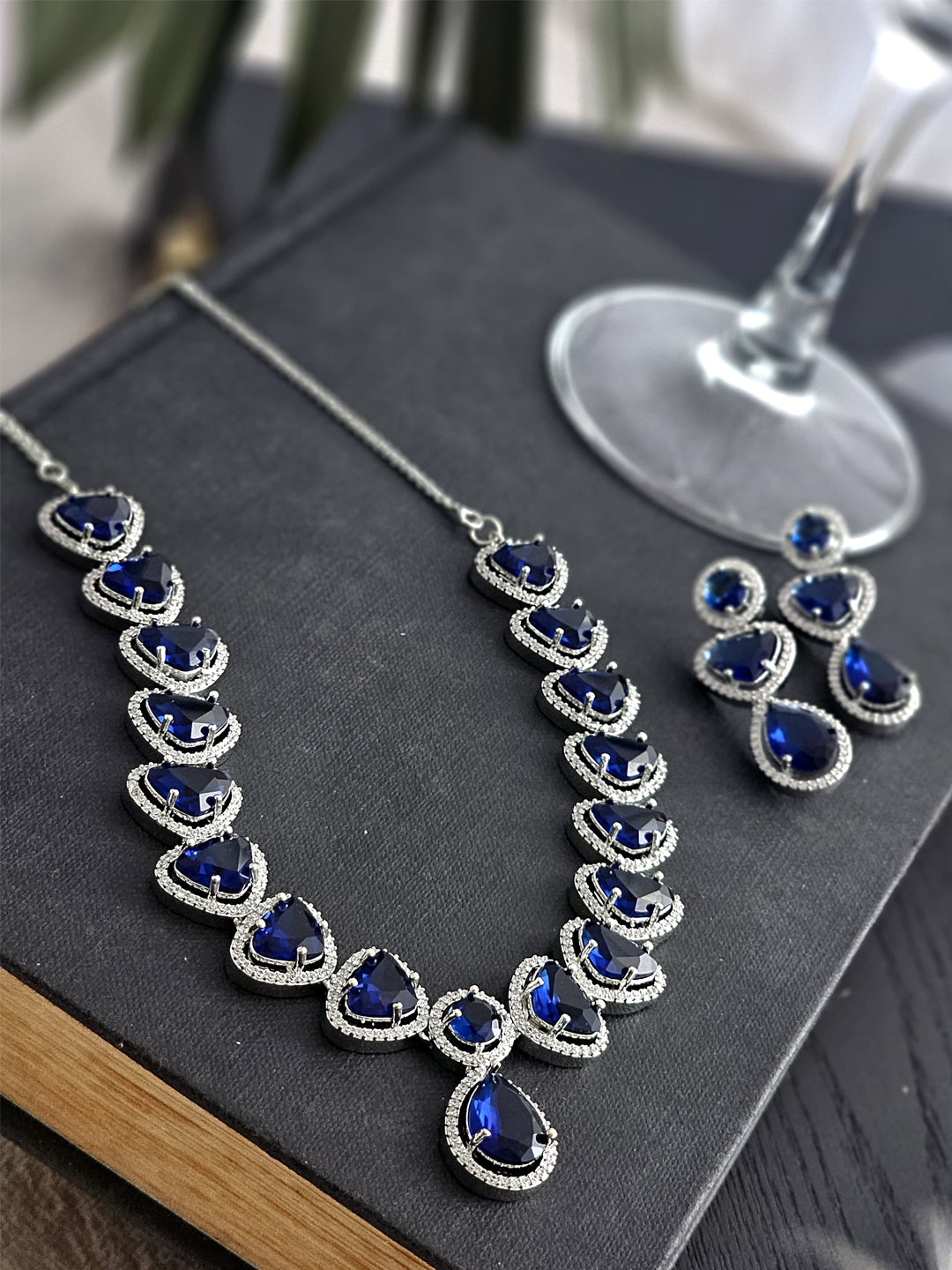 Blue Majesty Necklace Set
