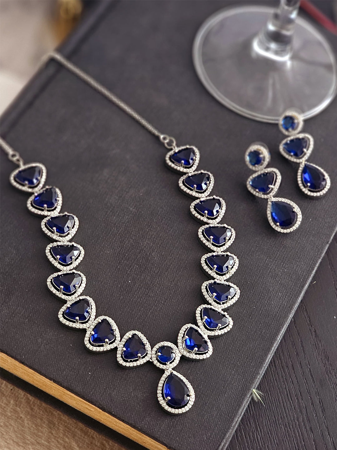 Blue Majesty Necklace Set