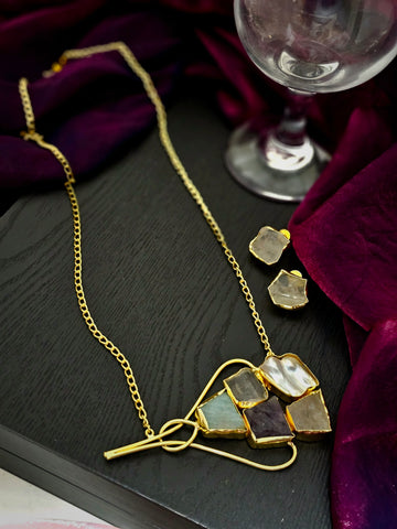 Ishani Serene Nature’s Whisper Radiance Pendant Set