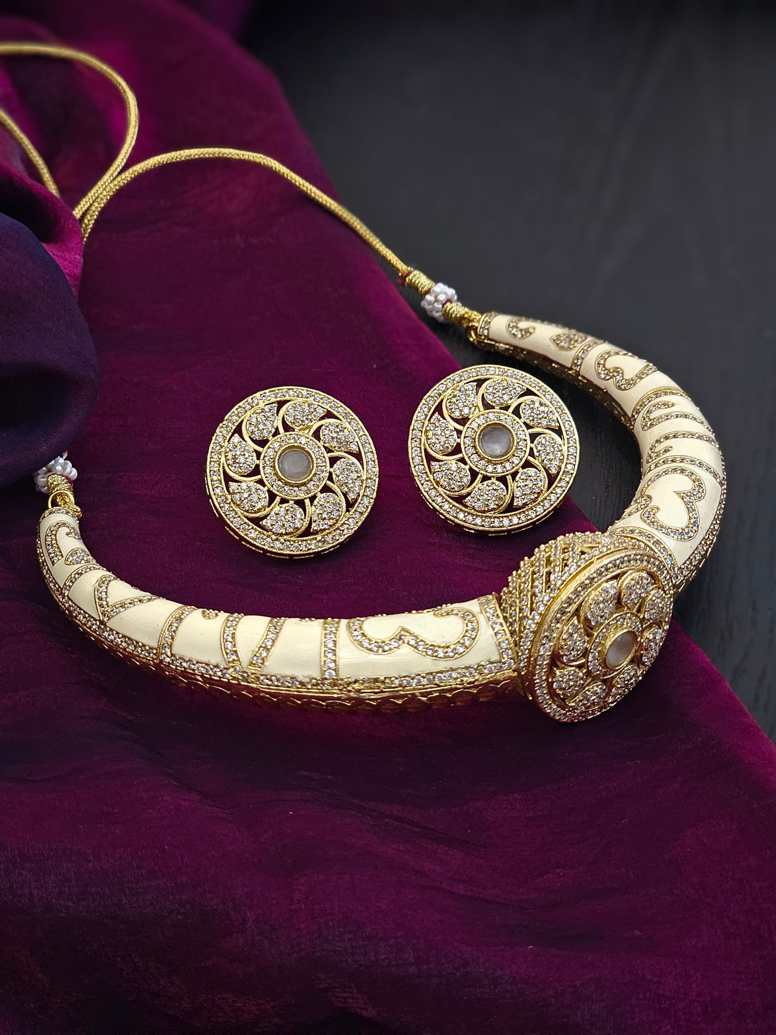 Anvika Serene Cream Blossom Elegance Necklace Set