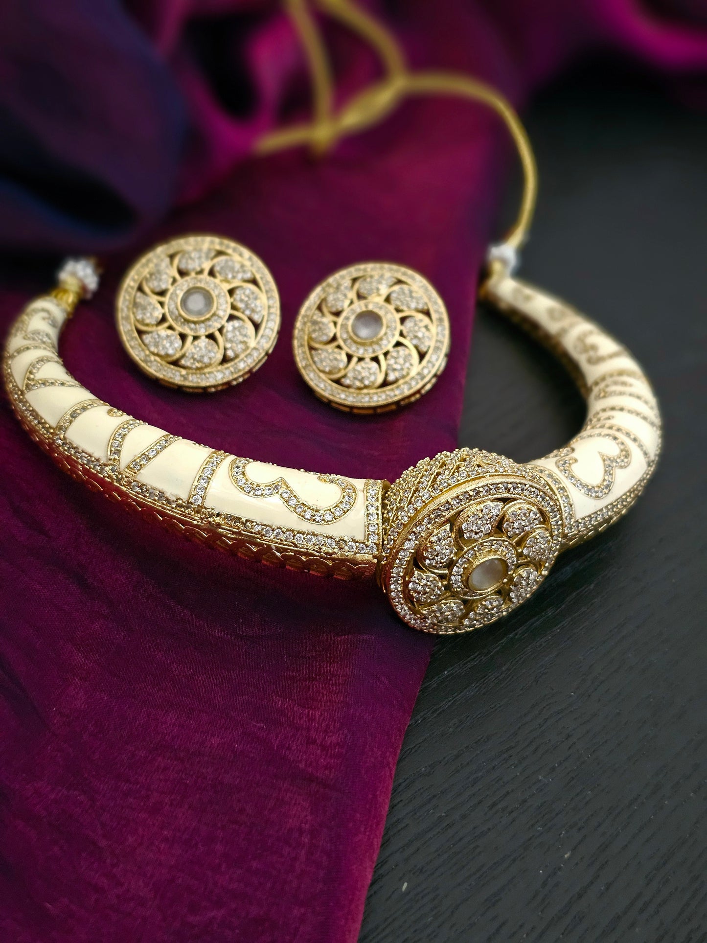 Anvika Serene Cream Blossom Elegance Necklace Set
