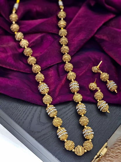 Eshani Eternal Bloom Golden Harmony Necklace Set