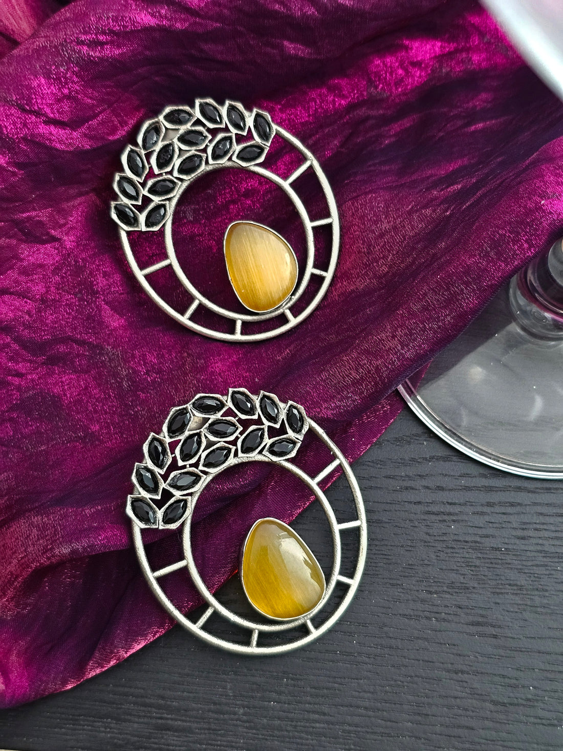 Yellow stone round shaped earrings