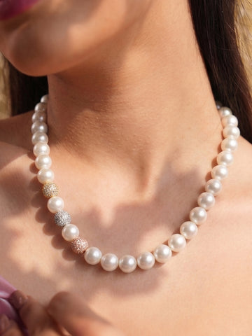 Serene Glow Pearl Necklace