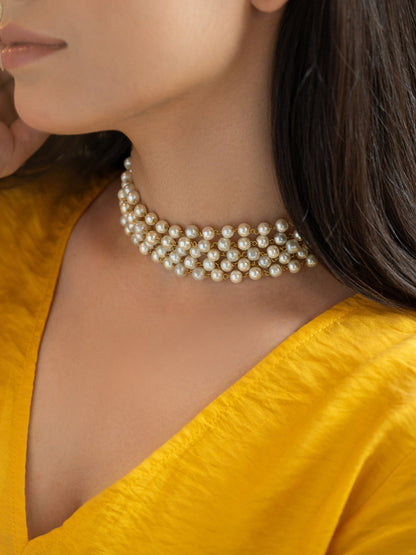 Elina Quartz Pearl Choker