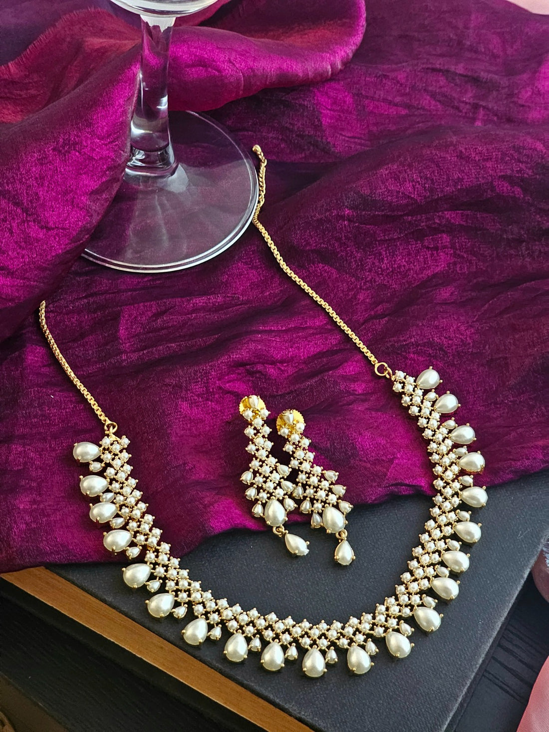 Mrinalini Pearl Necklace Set