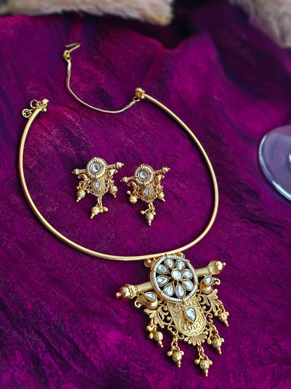Kundan Glow Hasuli Set