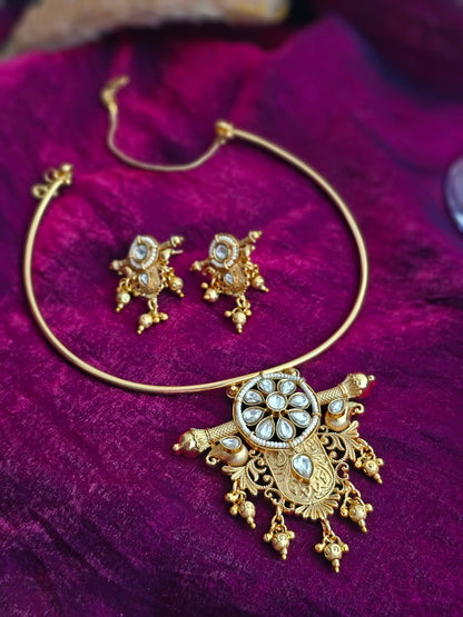 Kundan Glow Hasuli Set