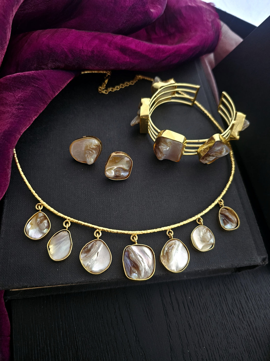 Eliana Gleaming Mother-Of-Pearl Necklace Set