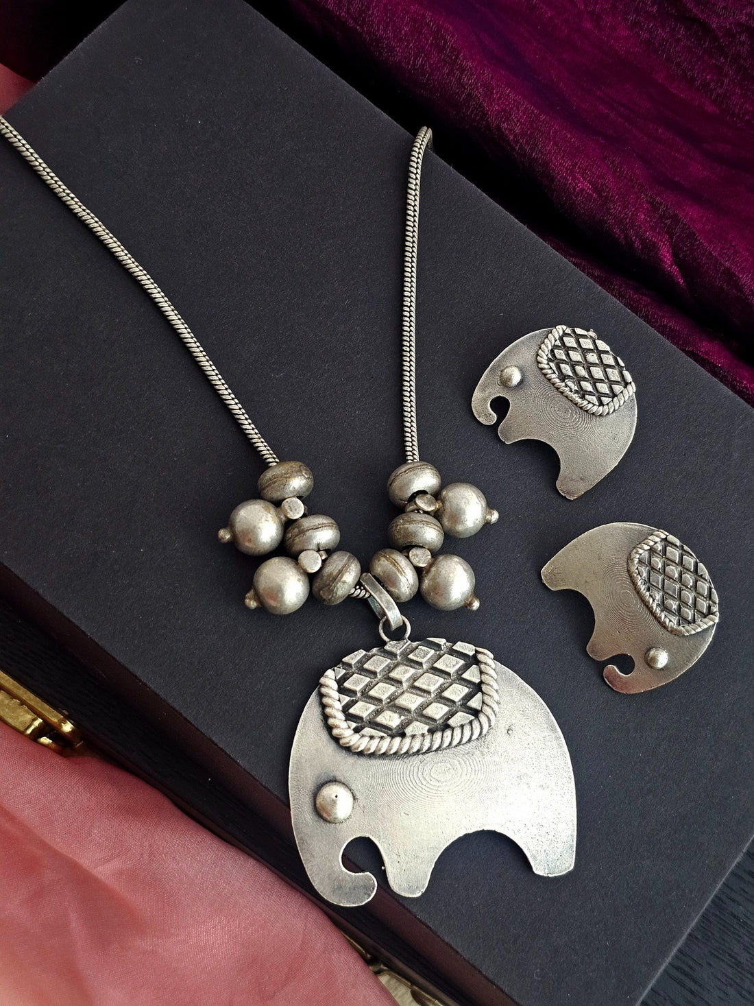Gaj-Gamini German Silver Elephant Pendant Set
