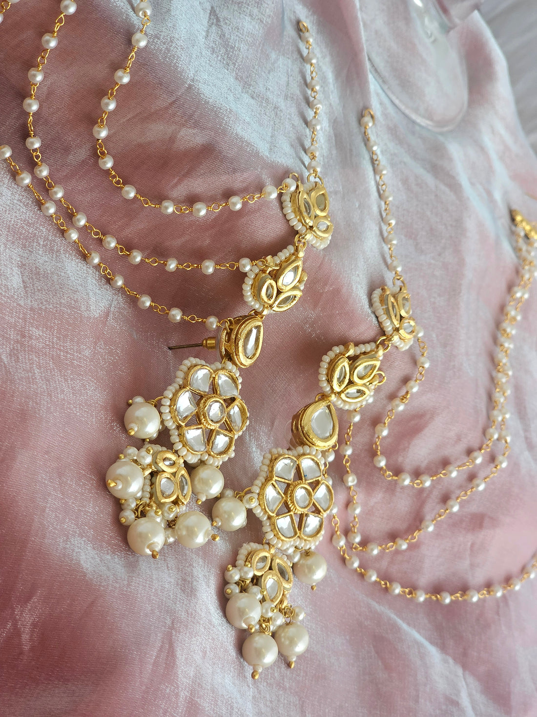 The Royal Bloom Earchain