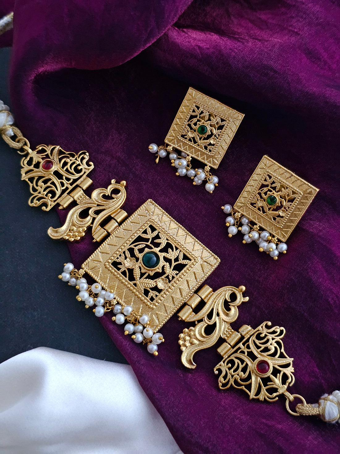 The Square Charm Choker Set