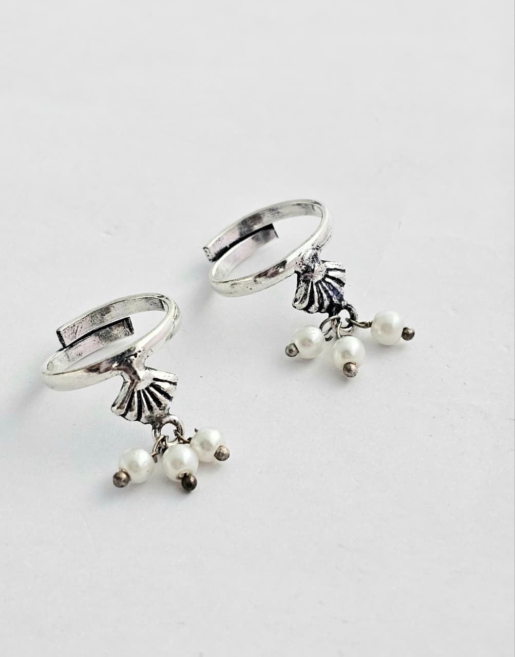 Mrinalini Pearl Whisper Mystic Bloom Toe Ring