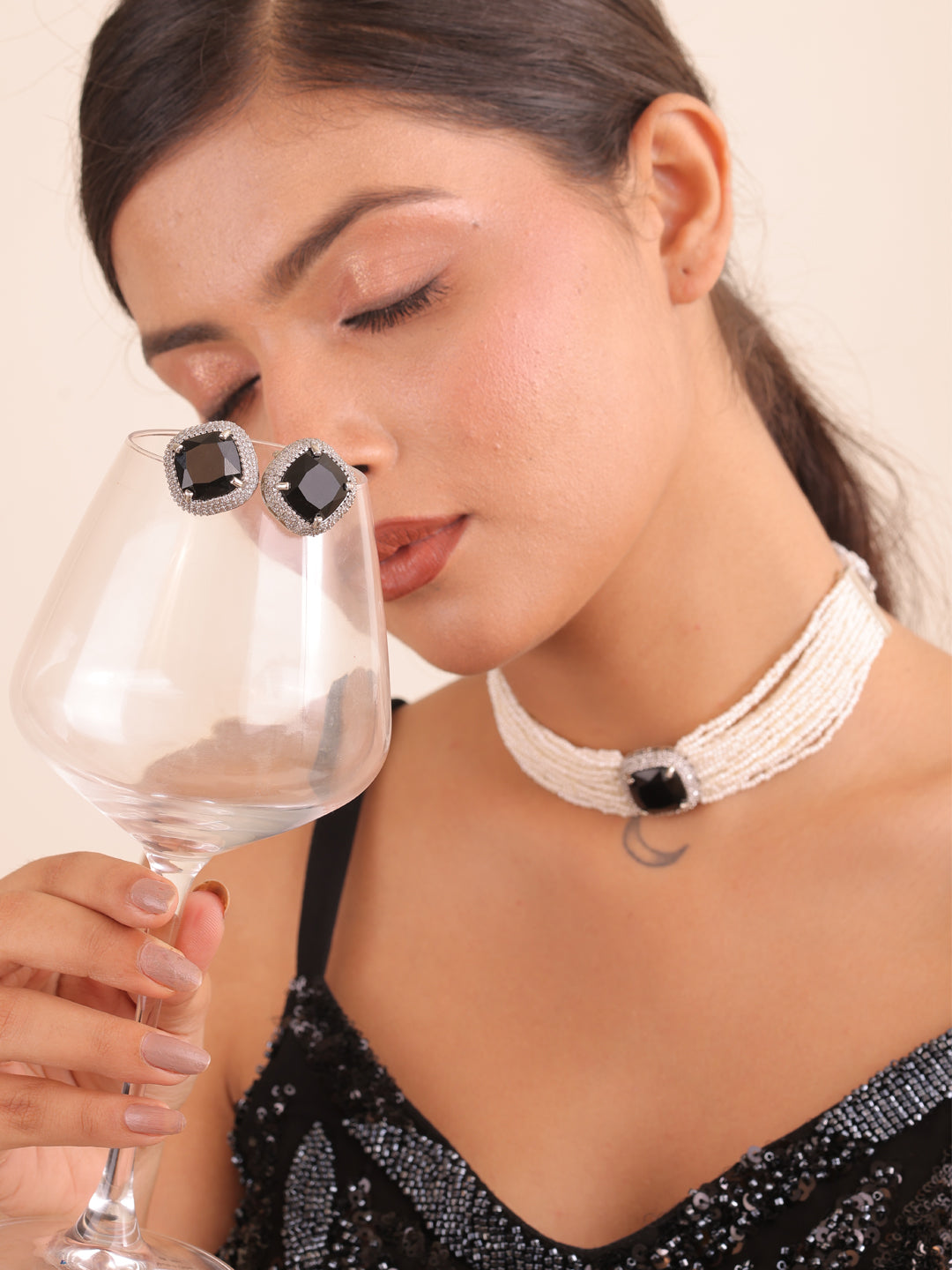 Midnight Pearl AD Choker Set