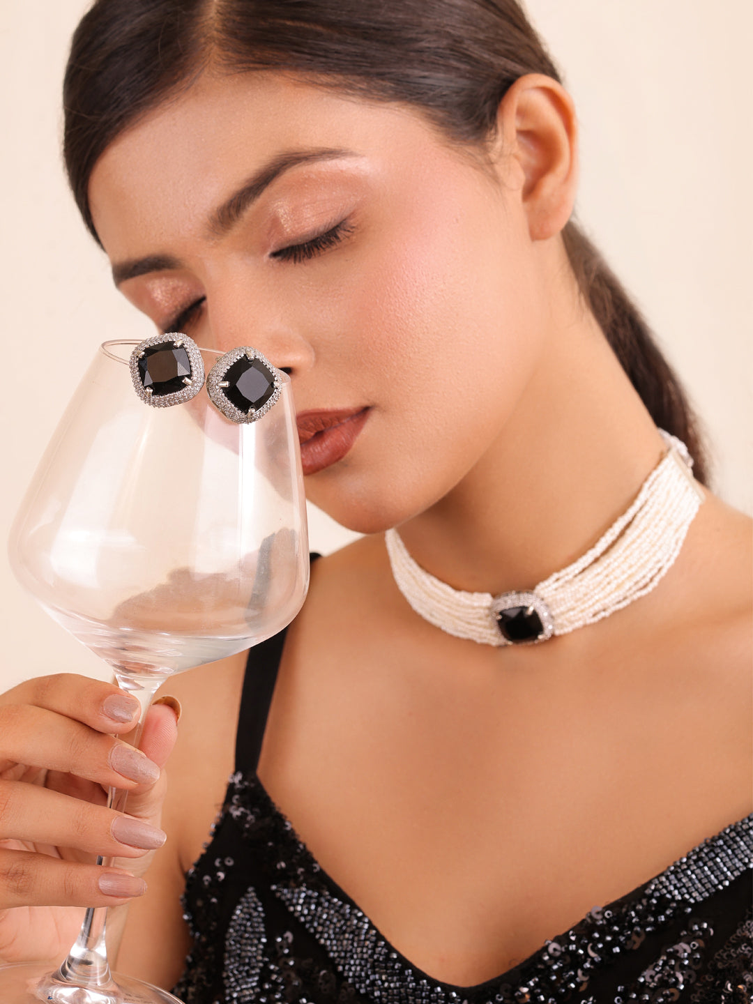 Midnight Pearl AD Choker Set