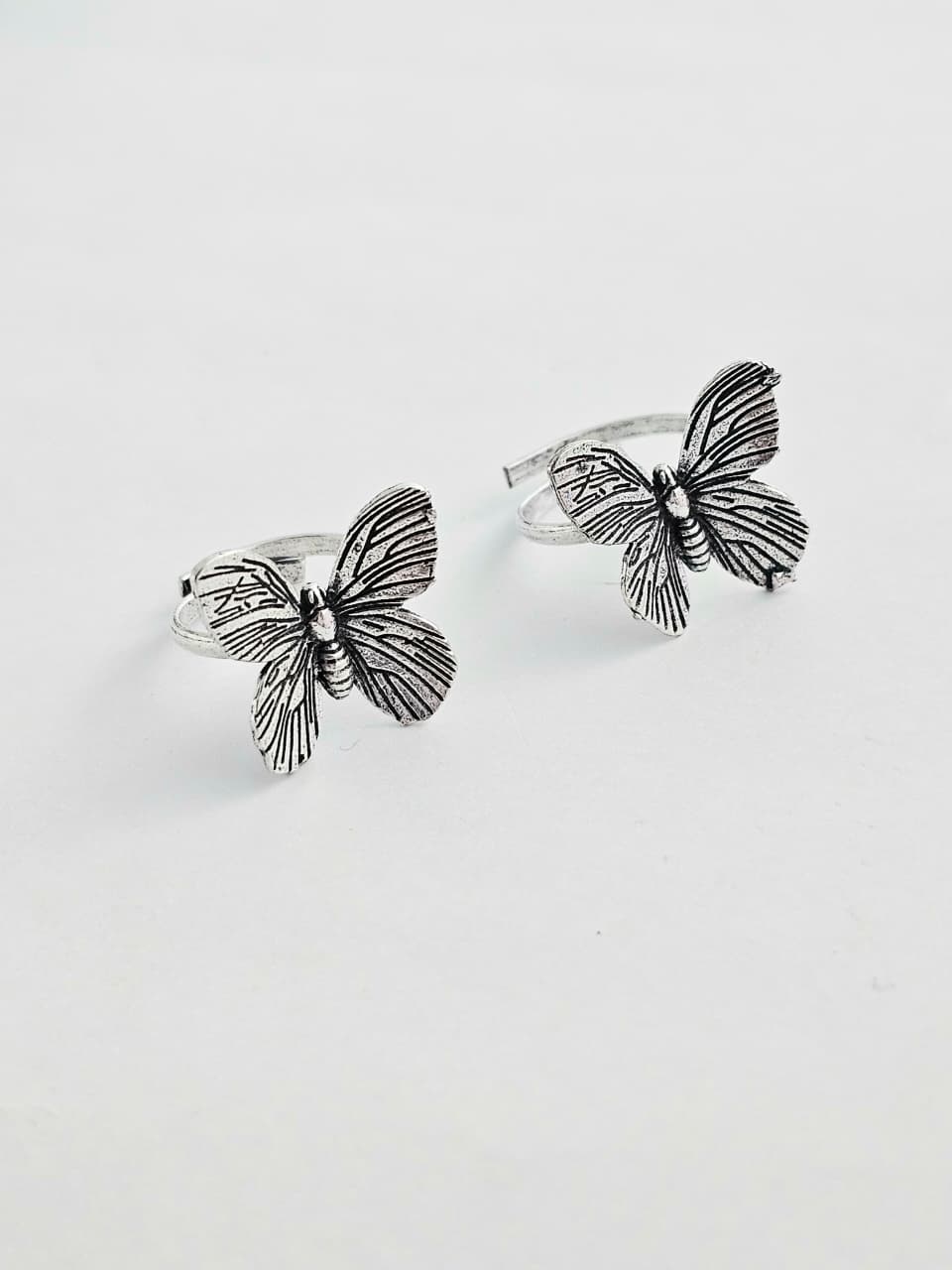 Aaruni Winged Grace Eternal Glow Toe Ring