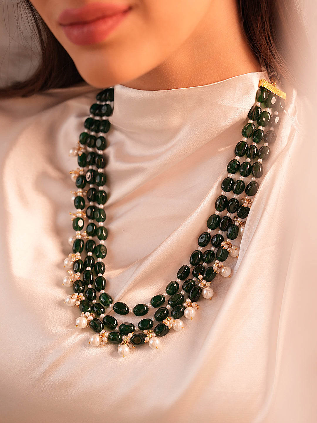 Divine Striking Deep Green Quartz Stone and Lustrous Pearl Necklace Set