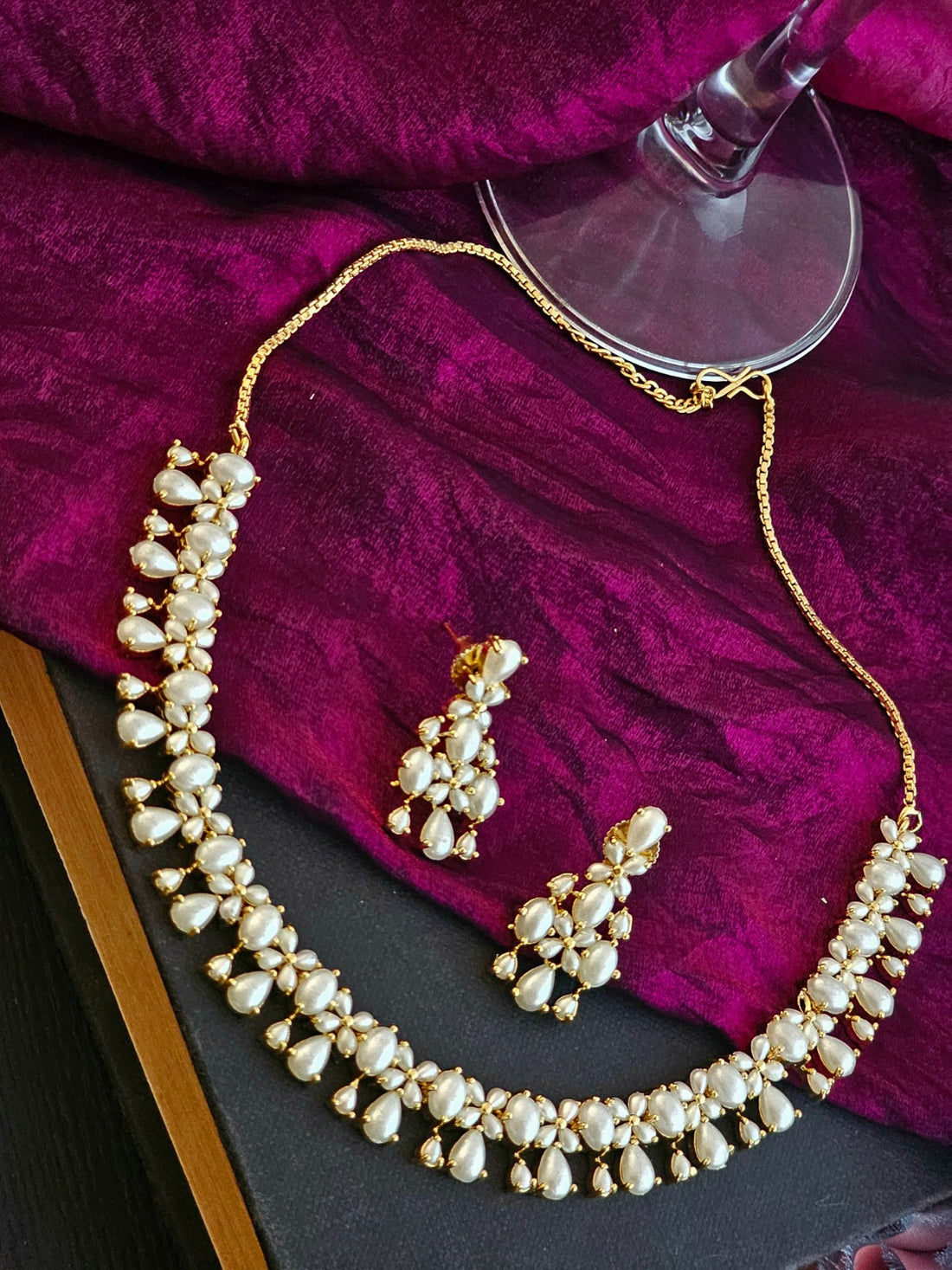 Noorika Pearl Necklace Set