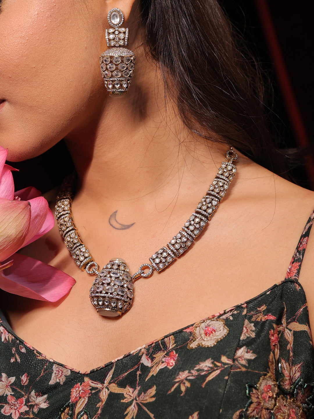 Golden Glow AD Necklace Set