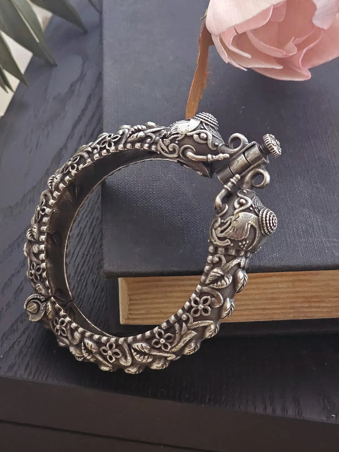 Anaya Vintage Grace Antique Silver Brass Bangles