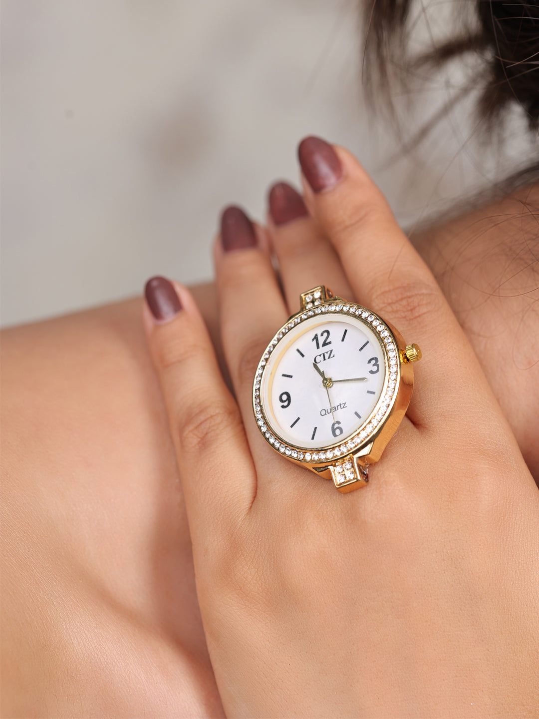 Classic Circle Brass Finger Ring Watch