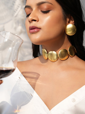 Anti-Tarnish Aurora Golden Round Disc Necklace