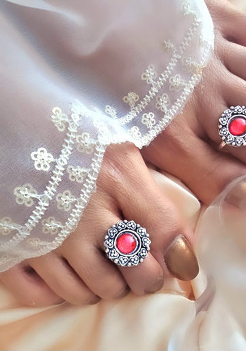 Binni' Wardrobe Hand crafted German Silver toe ring pair