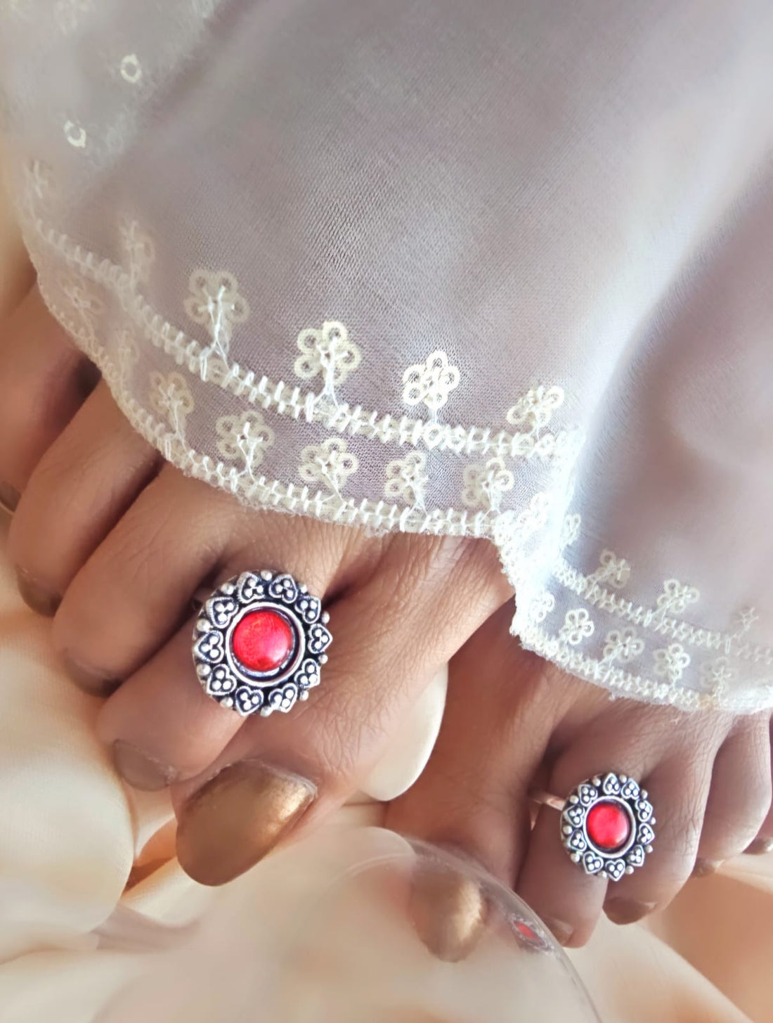 Binni' Wardrobe Hand crafted German Silver toe ring pair