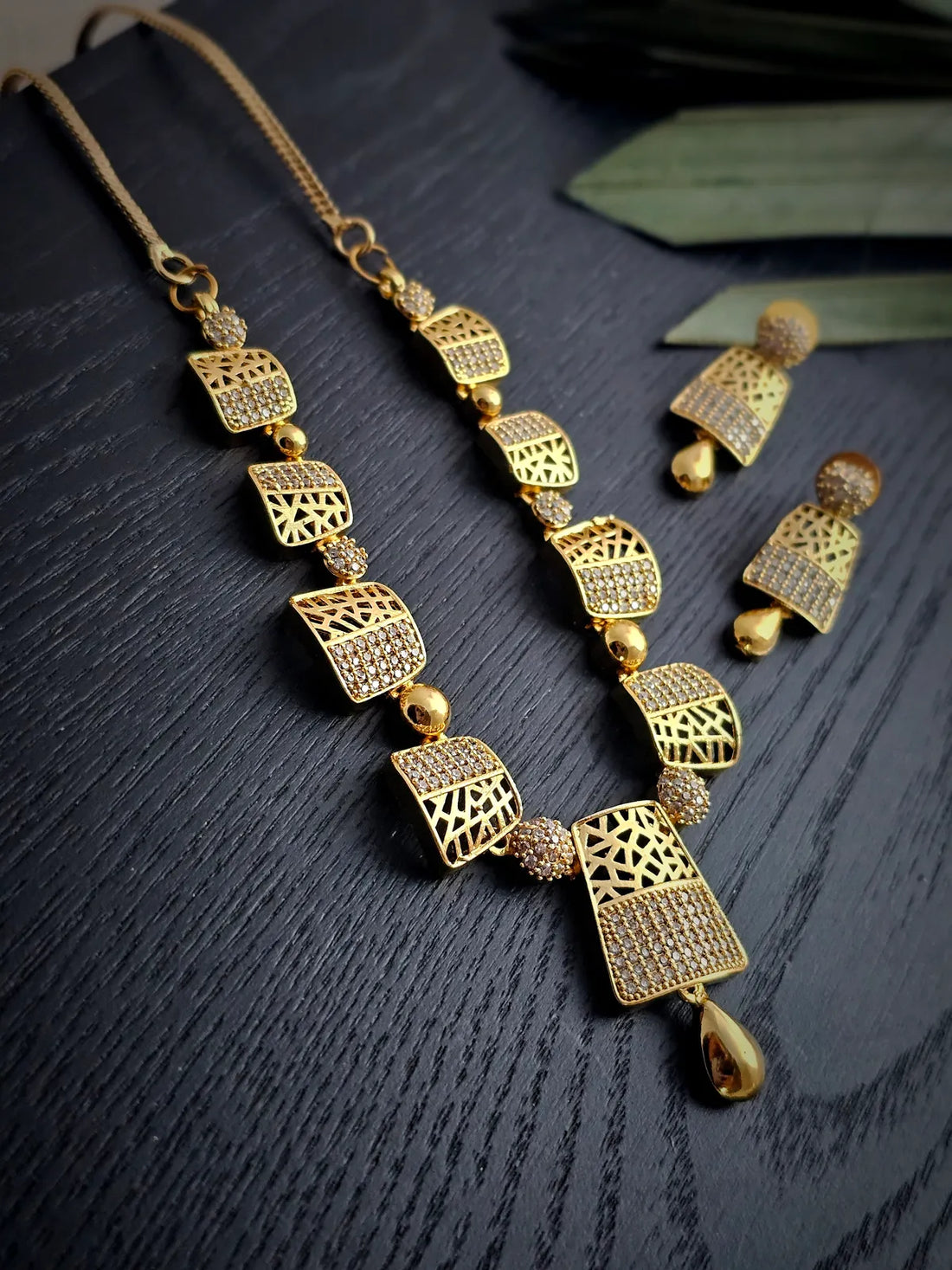 Elysian Splendor Dual-Plated Necklace Set