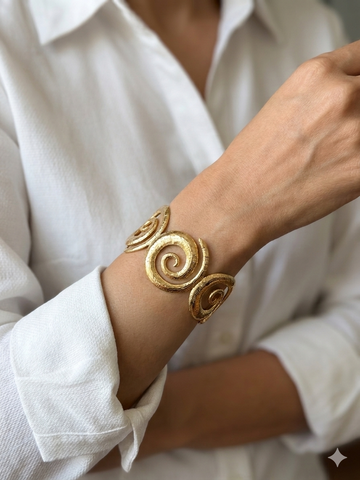 Twirl Circle Bracelet
