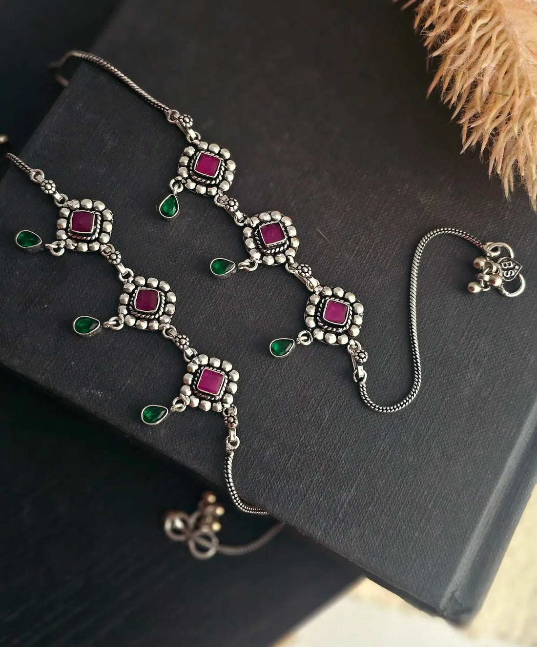 Meera Enchantingly Elegant Kundan Anklet