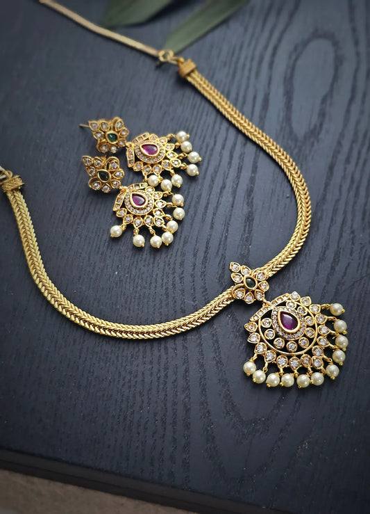 Livia Glow Pearl Timeless Grace Necklace Set