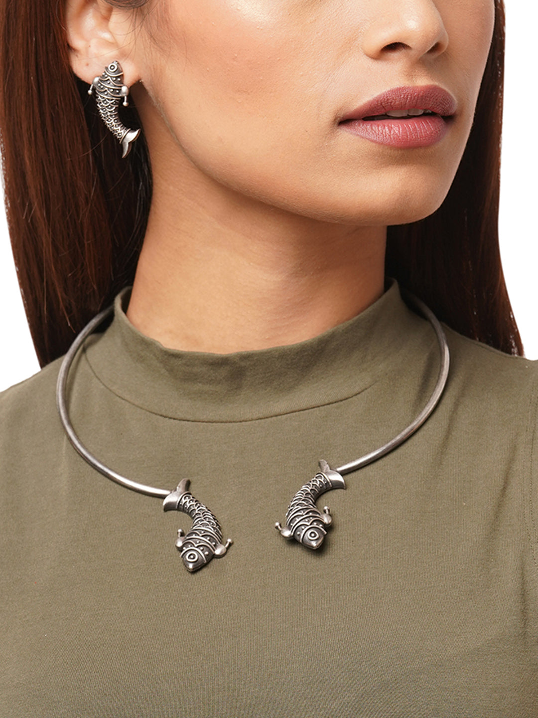 Koi Hasuli Open Choker Necklace Set with Ornate Fish Pendants