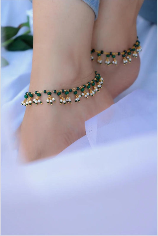 Arna Gold-Toned Pearl And Green Onyx Anklets