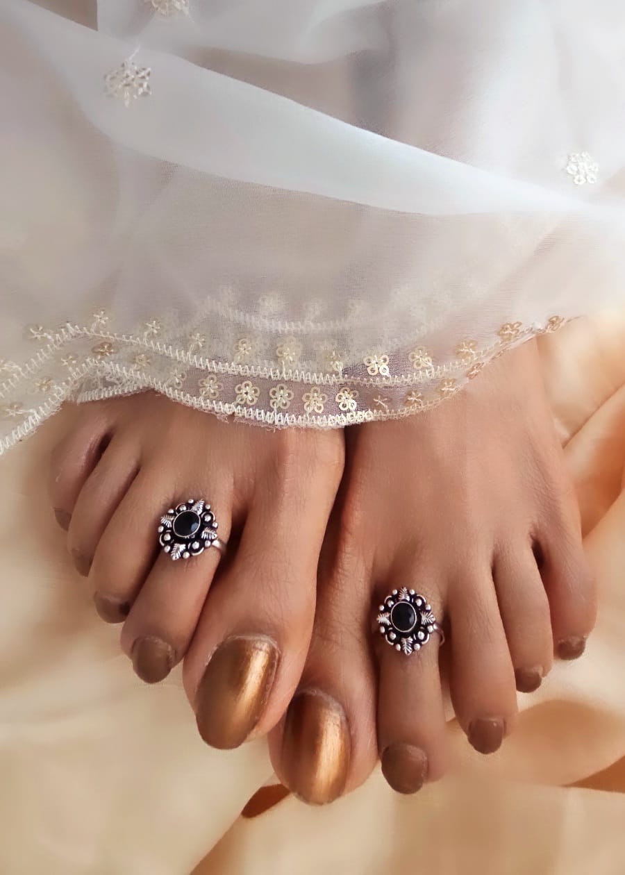 Silver  Black Toe Ring