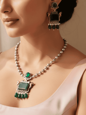 Emerald Regal Heritage Necklace Set