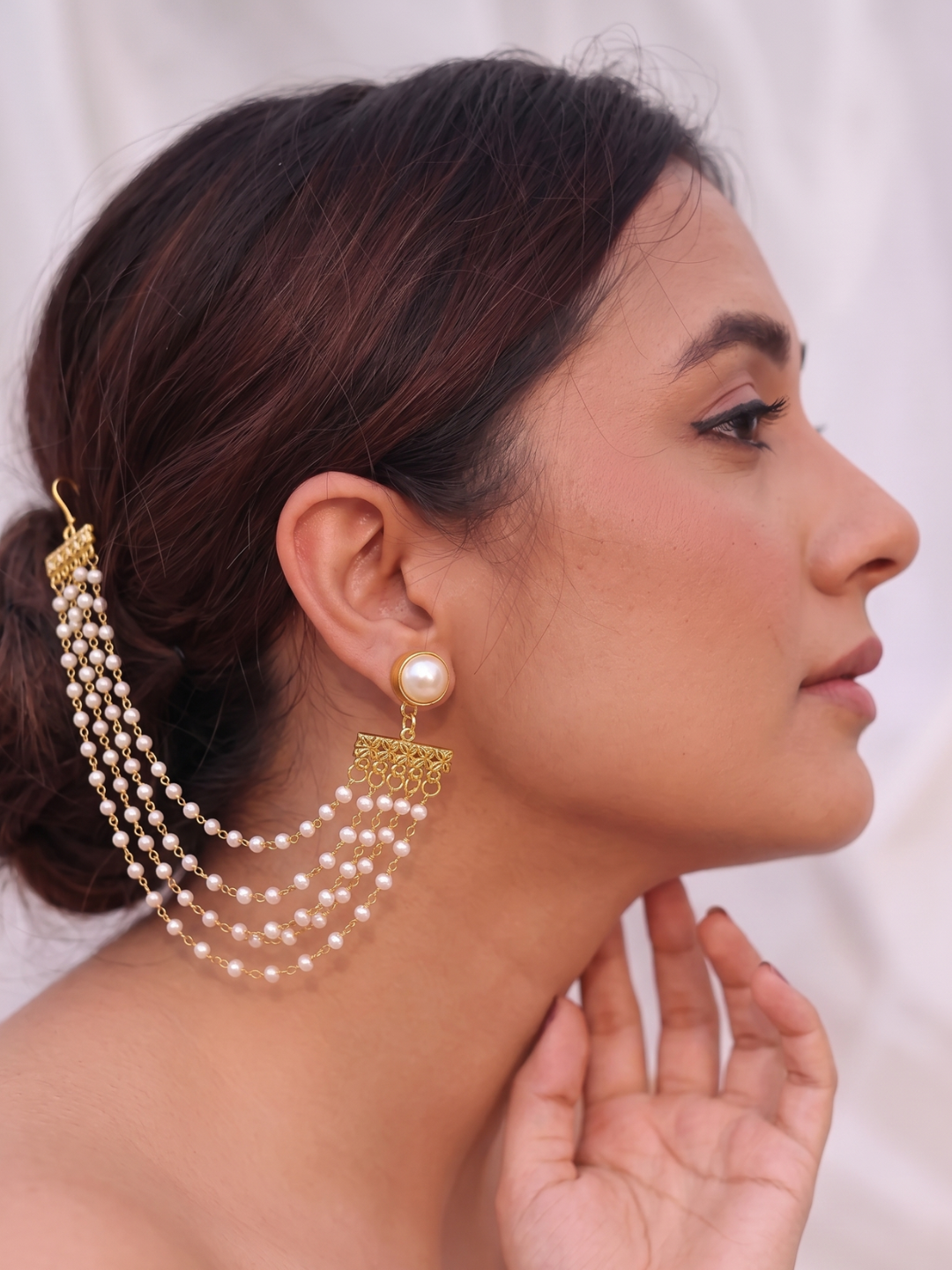 Pearl Harmony Layered Earchain