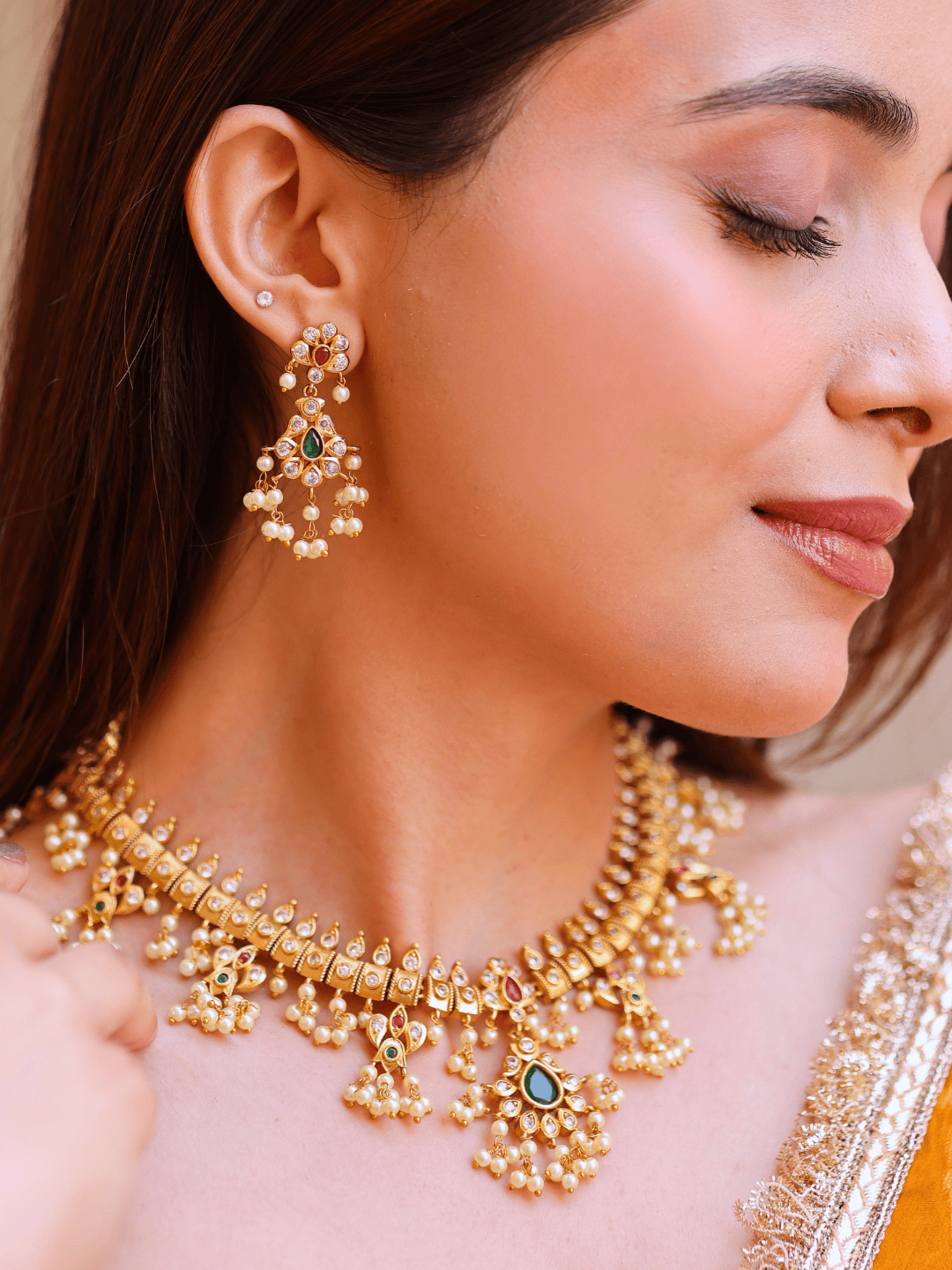 Rajvanshi Pearl Kundan Choker Set