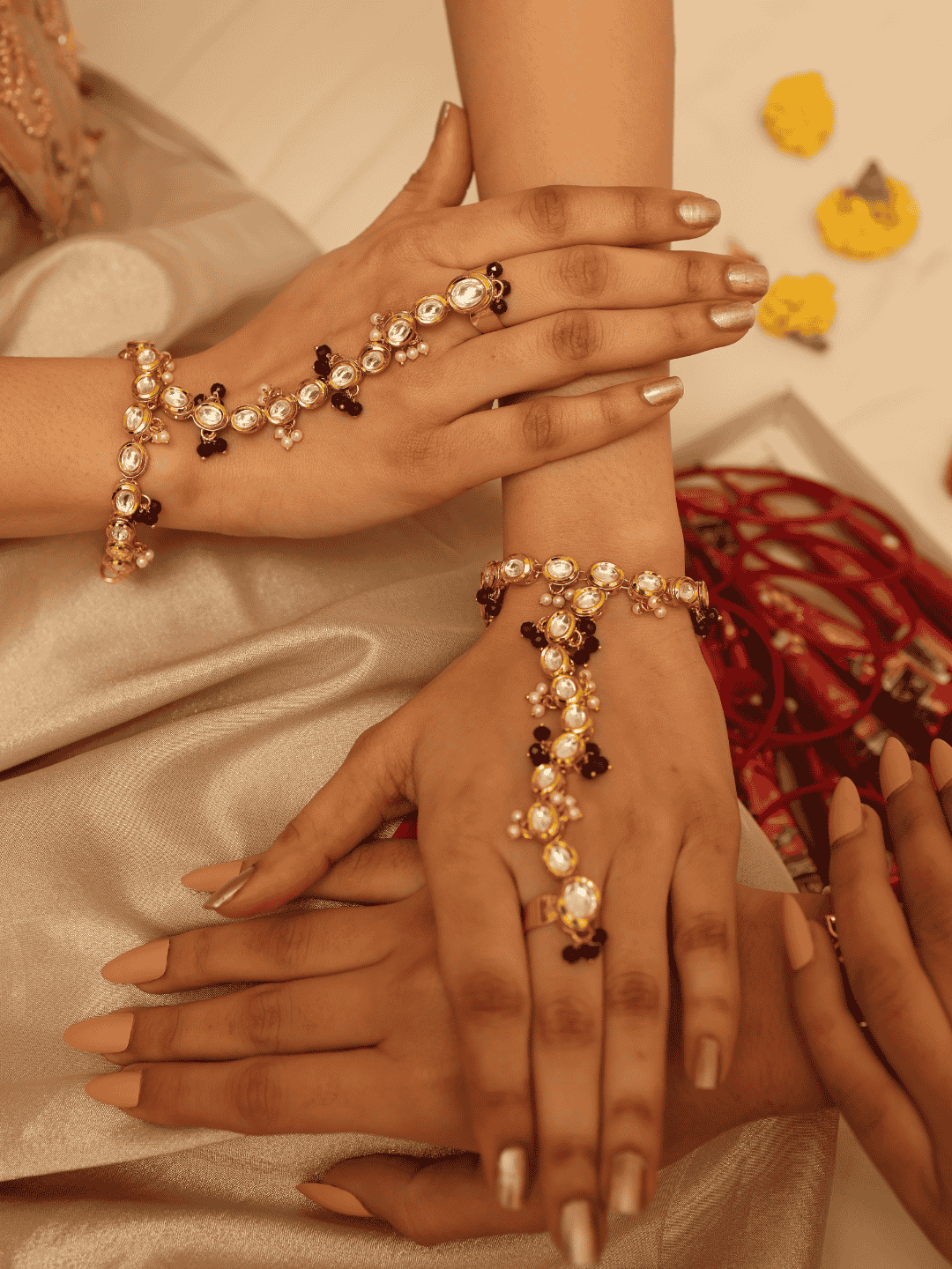 Emerald Grace Kundan Hathphool